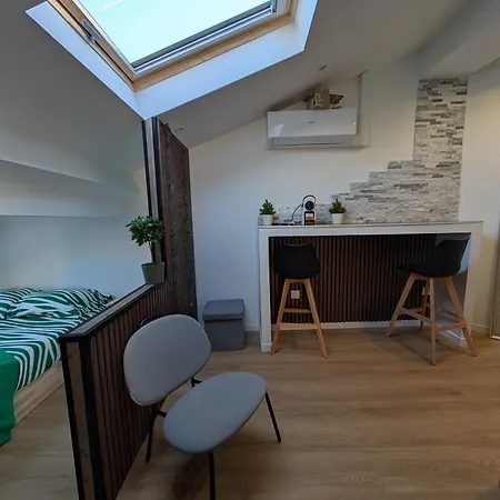 Julia's - French Tendance Apartmán